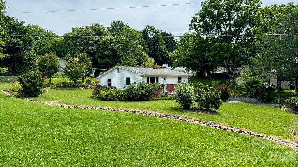 20 Ridge Cross Road, Asheville, NC 28805