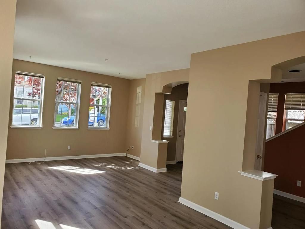 Image 3 of property listing at 106 Village Circle, Santa Cruz, CA 95060