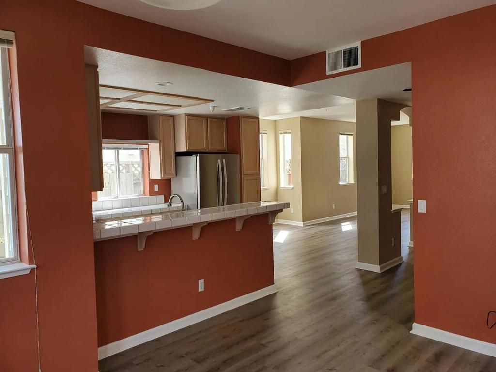 Image 5 of property listing at 106 Village Circle, Santa Cruz, CA 95060