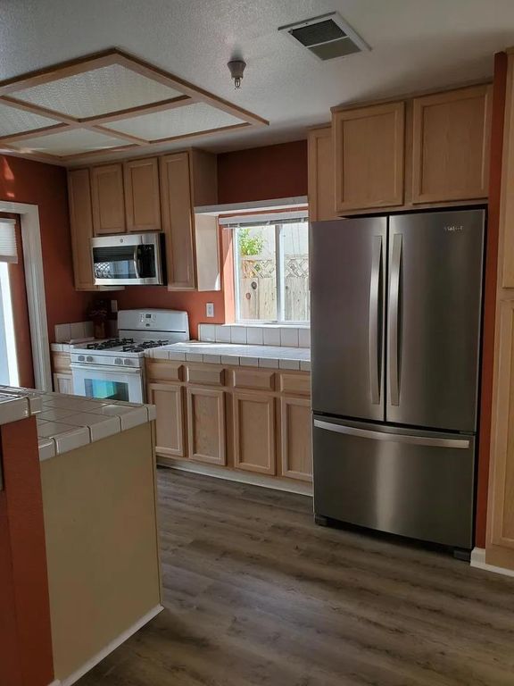 Image 6 of property listing at 106 Village Circle, Santa Cruz, CA 95060