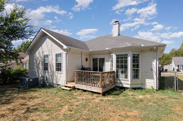 96 Grassmire Dr, Clarksville, TN 37042