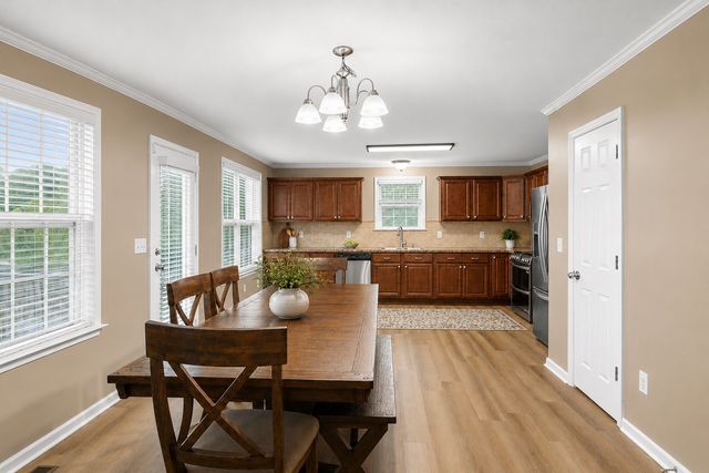 160 Lena Loop, Burns, TN 37029