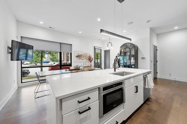 236 Neruda Avenue, 16, Columbus, OH 43215