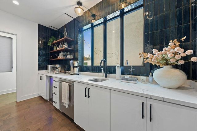 236 Neruda Avenue, 16, Columbus, OH 43215