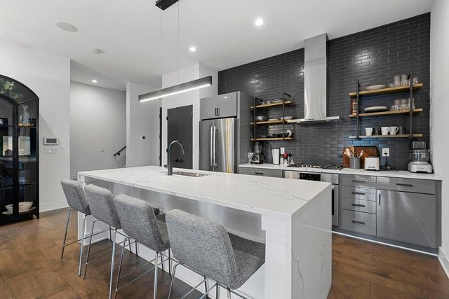 236 Neruda Avenue, 16, Columbus, OH 43215