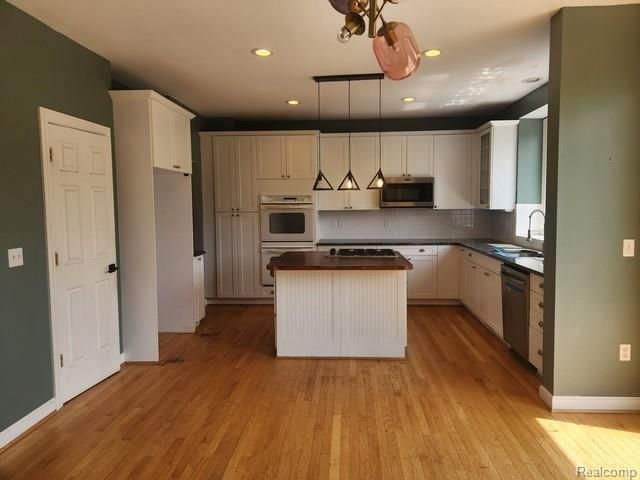 481 Overlook Drive, Oxford Charter Township, MI 48371