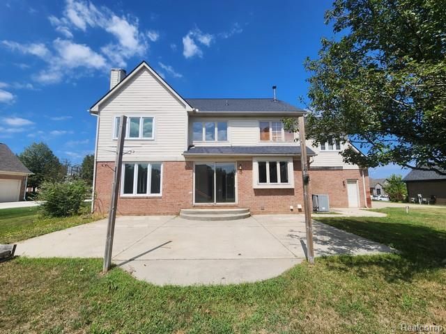 481 Overlook Drive, Oxford Charter Township, MI 48371