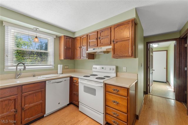 2474 Cardigan Drive, Akron, OH 44333