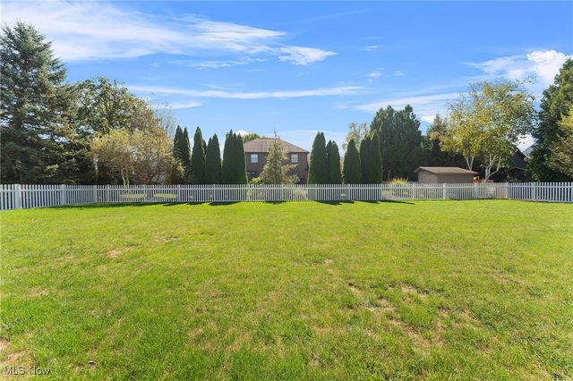 2474 Cardigan Drive, Akron, OH 44333