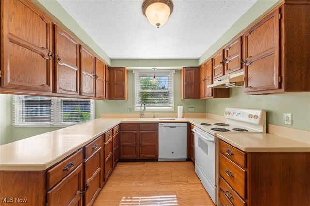 2474 Cardigan Drive, Akron, OH 44333