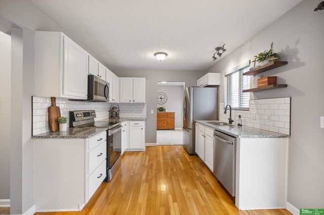 14819 Sprague Street, Omaha, NE 68116