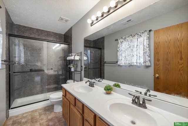 14819 Sprague Street, Omaha, NE 68116