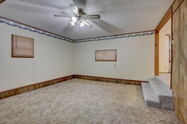 1302 Robertson Avenue, Carthage, MO 64836