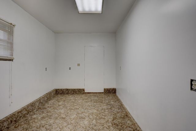 1302 Robertson Avenue, Carthage, MO 64836