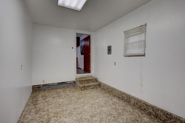 1302 Robertson Avenue, Carthage, MO 64836