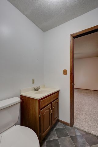 1302 Robertson Avenue, Carthage, MO 64836