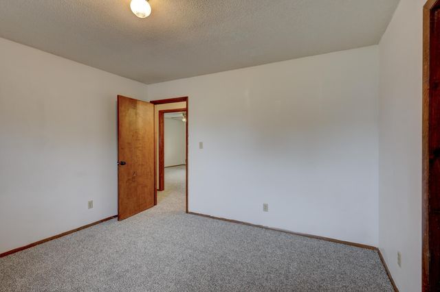 1302 Robertson Avenue, Carthage, MO 64836