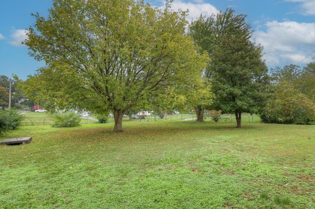 1302 Robertson Avenue, Carthage, MO 64836