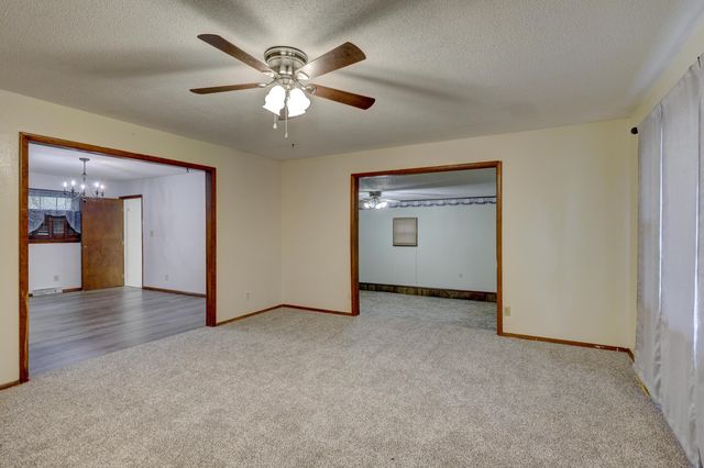 1302 Robertson Avenue, Carthage, MO 64836