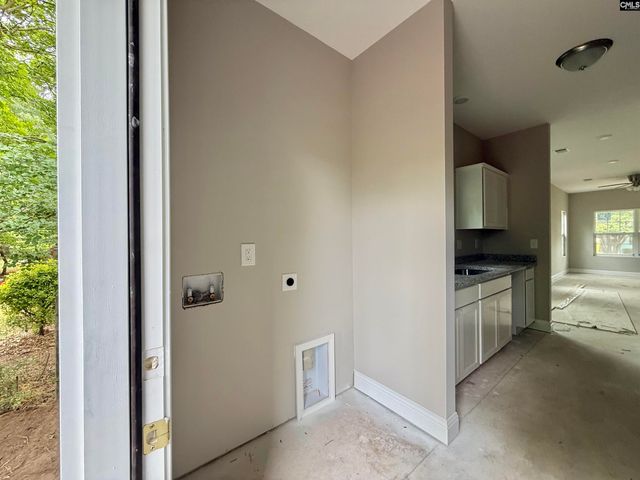 735 Lexington Ave, Cayce, SC 29033