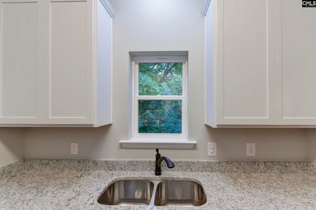 735 Lexington Ave, Cayce, SC 29033