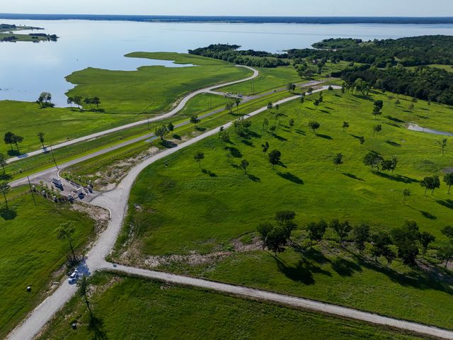 352 Lakeshore Lane, Windom, TX 75492