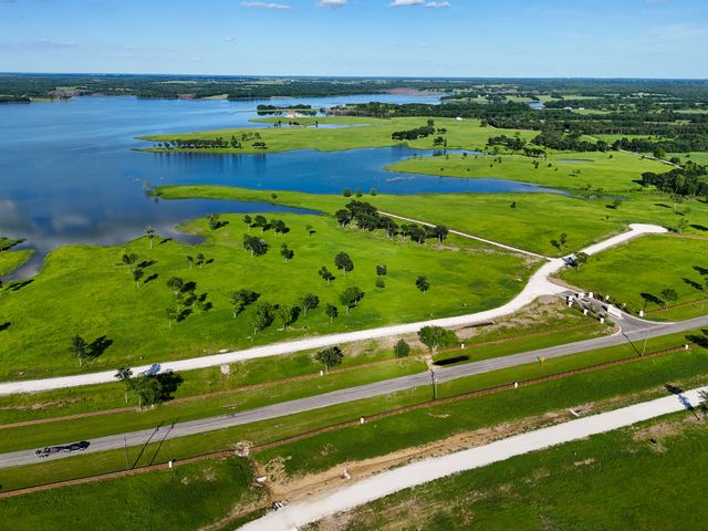 352 Lakeshore Lane, Windom, TX 75492