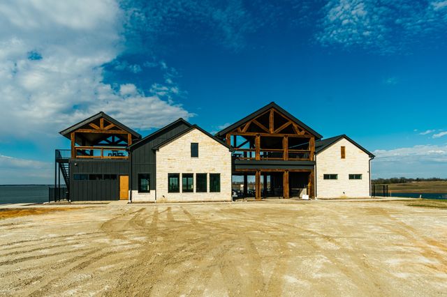 352 Lakeshore Lane, Windom, TX 75492
