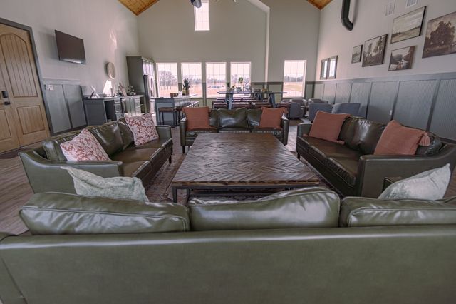 352 Lakeshore Lane, Windom, TX 75492