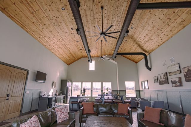 352 Lakeshore Lane, Windom, TX 75492