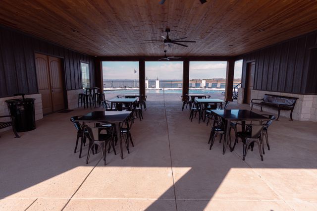352 Lakeshore Lane, Windom, TX 75492