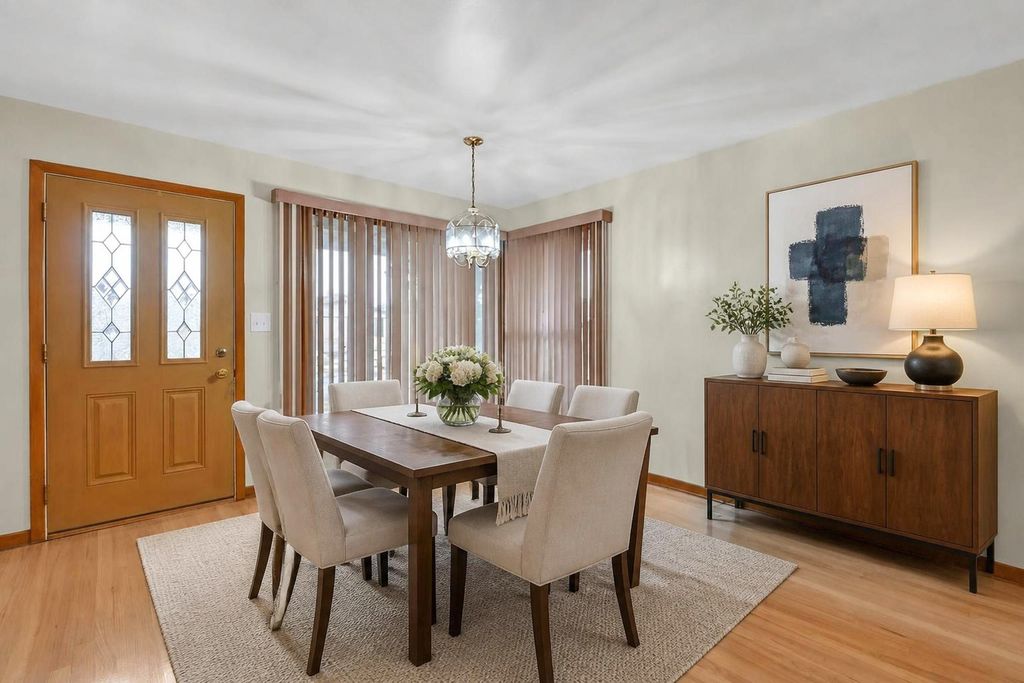 1528 N 21 Avenue, Melrose Park, IL 60160 — photo 2