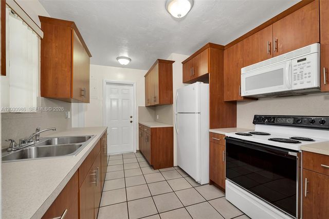 3210 SW 94th Court, Miami, FL 33165