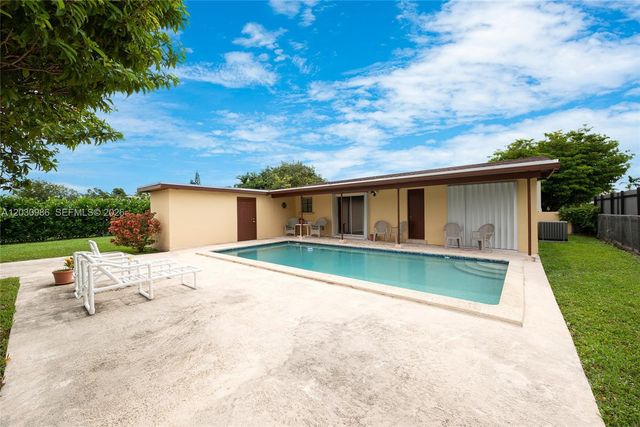 3210 SW 94th Court, Miami, FL 33165