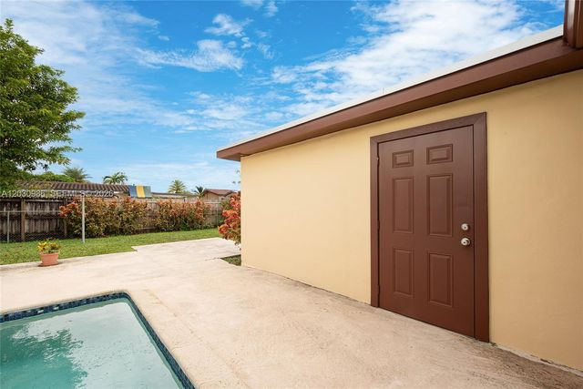 3210 SW 94th Court, Miami, FL 33165