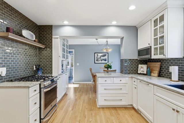 514 E Community PLACE, Milwaukee, WI 53217