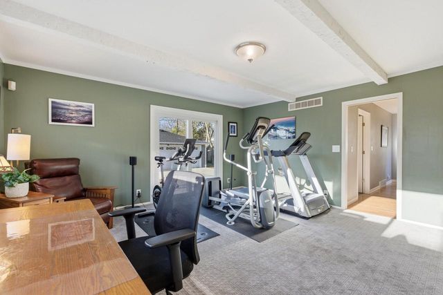 514 E Community PLACE, Milwaukee, WI 53217