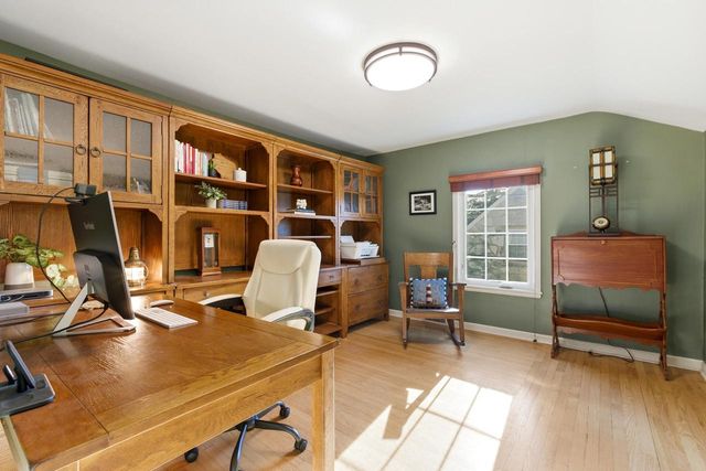 514 E Community PLACE, Milwaukee, WI 53217