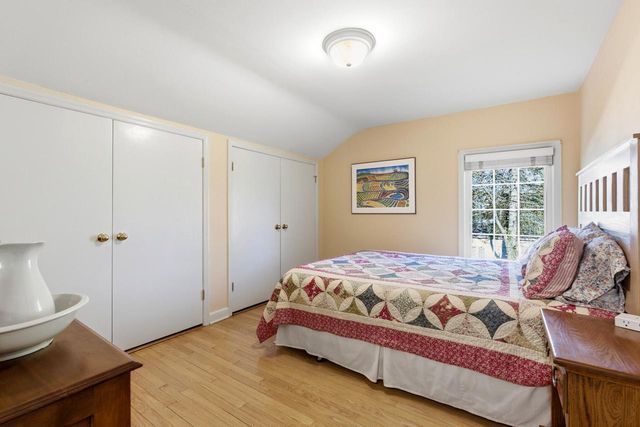 514 E Community PLACE, Milwaukee, WI 53217