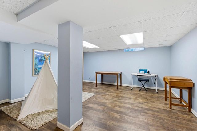 514 E Community PLACE, Milwaukee, WI 53217