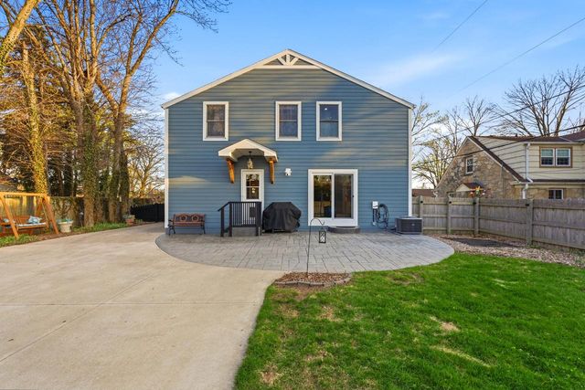 514 E Community PLACE, Milwaukee, WI 53217