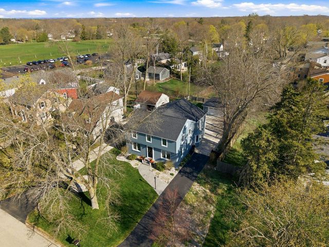 514 E Community PLACE, Milwaukee, WI 53217