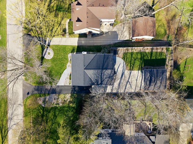 514 E Community PLACE, Milwaukee, WI 53217