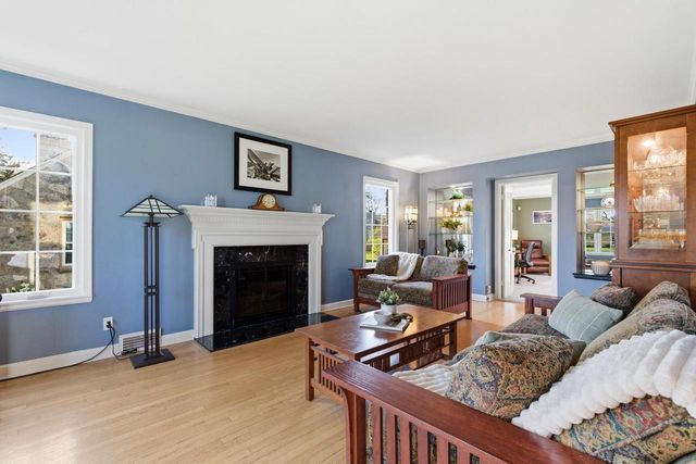 514 E Community PLACE, Milwaukee, WI 53217