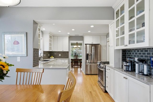 514 E Community PLACE, Milwaukee, WI 53217