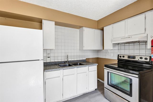 5879 NW 1ST STREET, Ocala, FL 34482