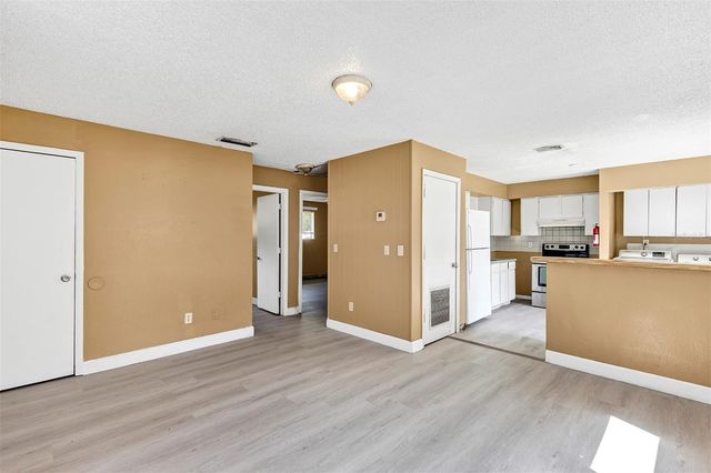 5879 NW 1ST STREET, Ocala, FL 34482