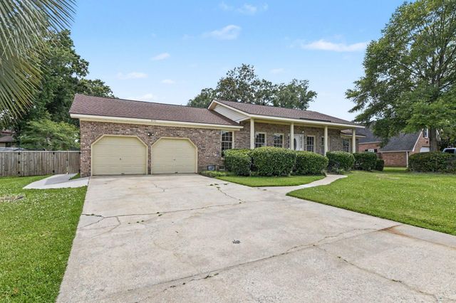 1035 Dominion Drive, Hanahan, SC 29410