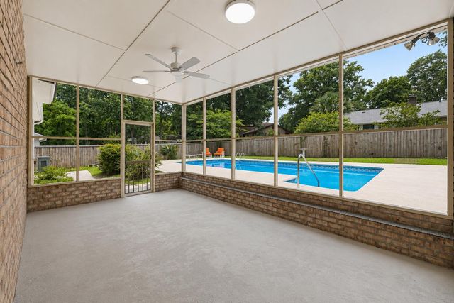1035 Dominion Drive, Hanahan, SC 29410