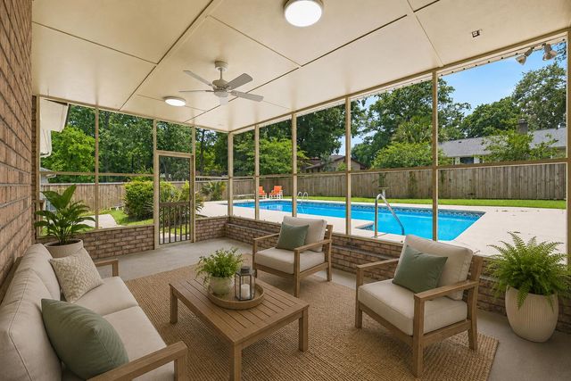 1035 Dominion Drive, Hanahan, SC 29410